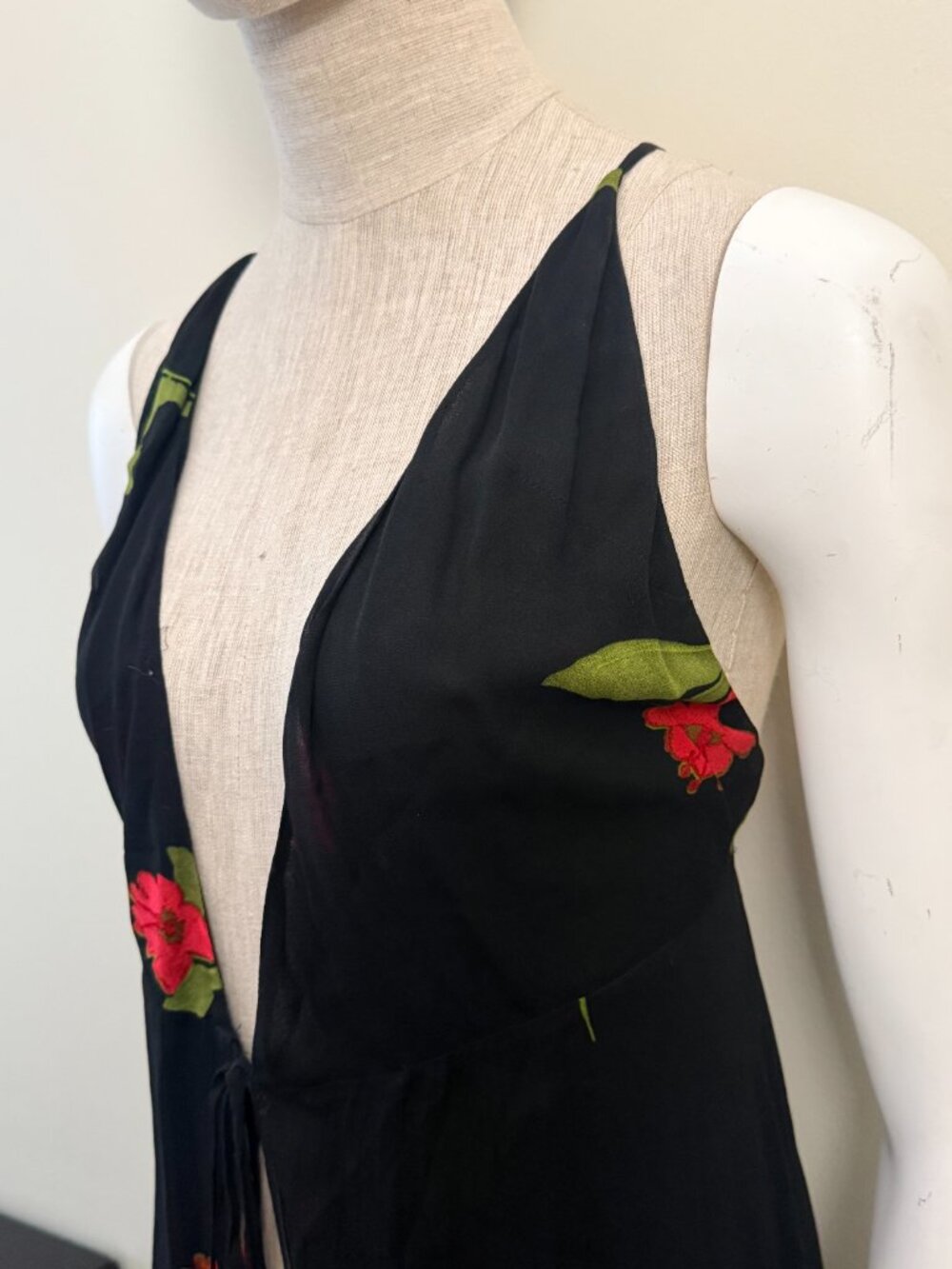 REFORMATION LAYERED CALA TULIP WRAP DRESS XS - Picture 3 of 11